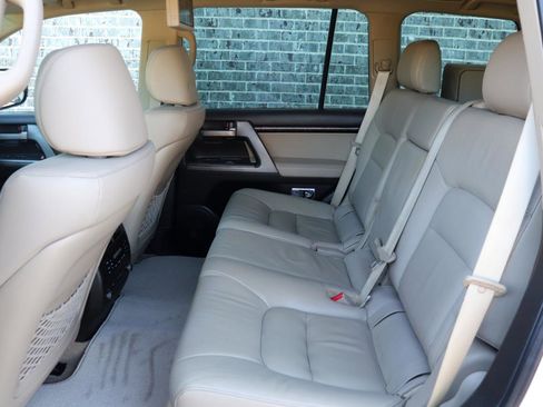Used 2008 Toyota Land Cruiser image 47