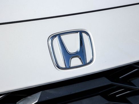 Used 2025 Honda HR-V Sport image 18