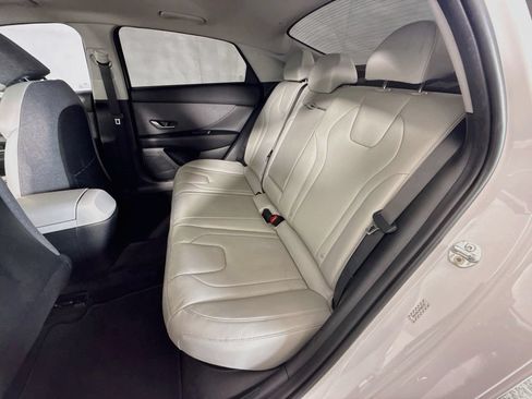 Used 2023 Hyundai Elantra Limited FWD image 28
