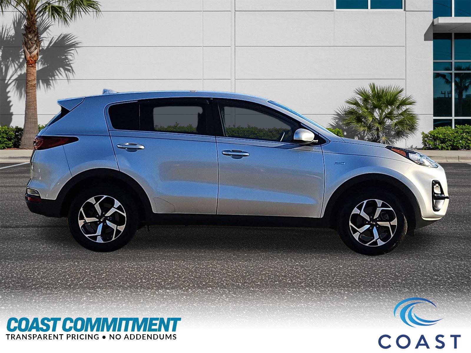 Used 2022 Kia Sportage LX AWD/4WD image 5