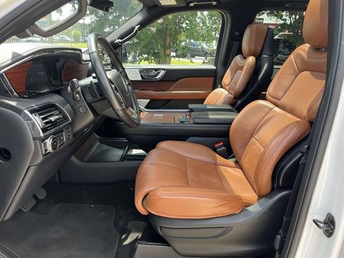 Used 2021 Lincoln Navigator Reserve w/ Luxury Package AWD/4WD image 16