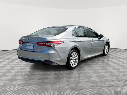 Used 2018 Toyota Camry LE FWD image 7
