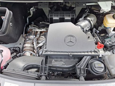 Used 2025 Mercedes-Benz Sprinter 2500 image 26