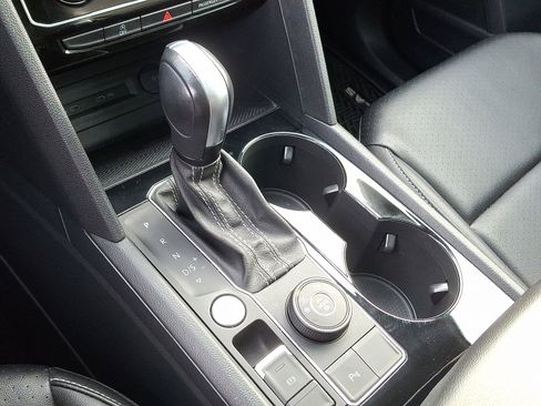 Certified 2022 Volkswagen Atlas SE w/ Panoramic Sunroof Package image 18