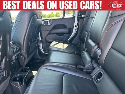 Used 2022 Jeep Gladiator Rubicon w/ Cold Weather Group AWD/4WD image 20