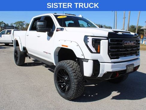 Used 2025 GMC Sierra 2500 AT4 w/ AT4 Premium Plus Package AWD/4WD image 17