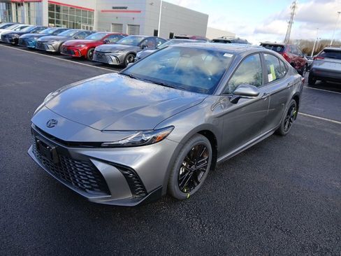 New 2026 Toyota Camry SE image 2