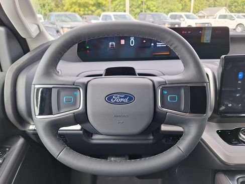 New 2025 Ford Expedition Active image 8