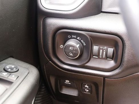 Used 2019 RAM 1500 Big Horn AWD/4WD image 22