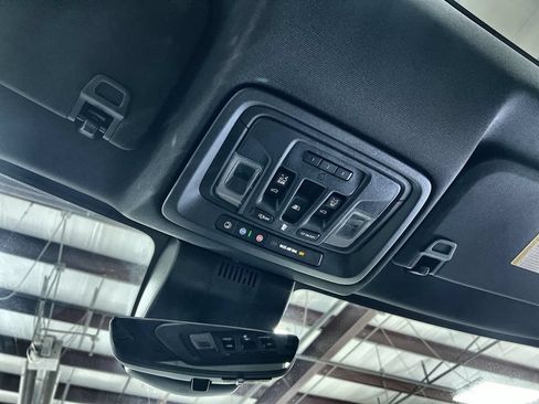 Used 2024 Chevrolet Silverado 2500 High Country w/ Technology Package AWD/4WD image 34