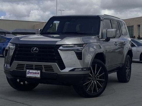 Used 2024 Lexus GX 550 w/ Accessory Package (2T) AWD/4WD image 2