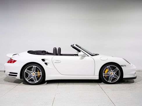 Used 2009 Porsche 911 Turbo AWD/4WD image 2