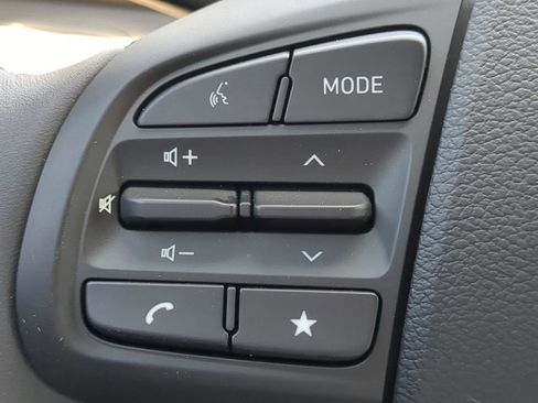 New 2025 Hyundai Venue SEL FWD image 21