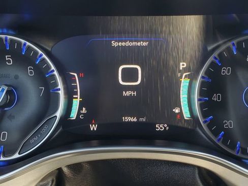 Used 2023 Chrysler Pacifica Limited w/ S Appearance Package image 19