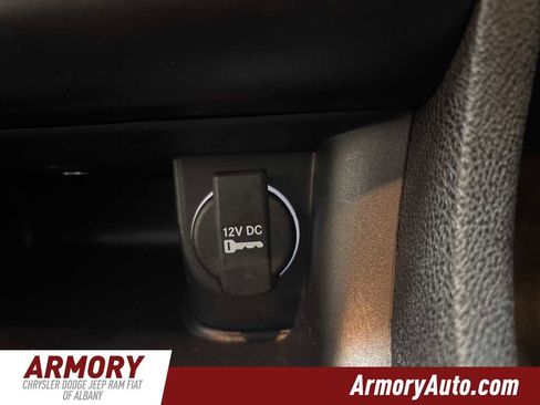 Used 2017 Dodge Charger SXT image 19