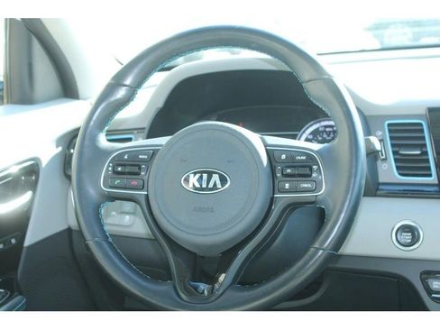 Used 2019 Kia Niro Touring image 14