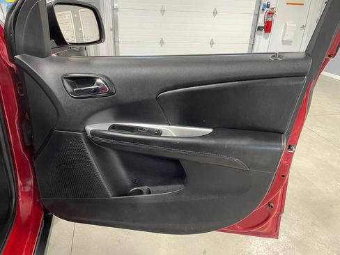 Used 2018 Dodge Journey SE w/ Blacktop Package FWD image 26