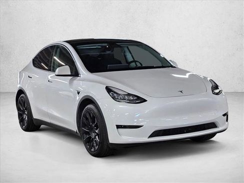 Used 2020 Tesla Model Y Long Range image 3
