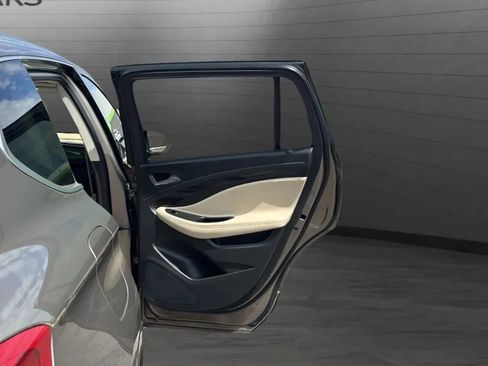 Used 2019 Buick Envision Essence FWD image 40