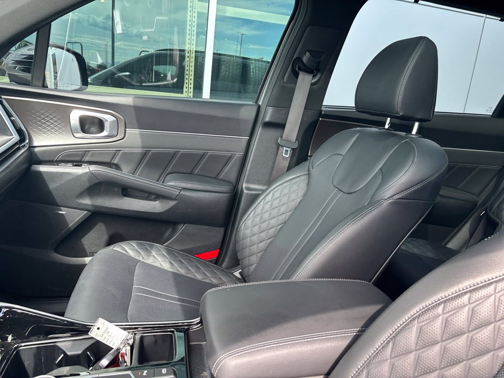 Certified 2026 Kia Sorento SX Prestige AWD/4WD image 5