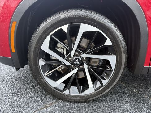 Used 2023 Mitsubishi Outlander SE image 11