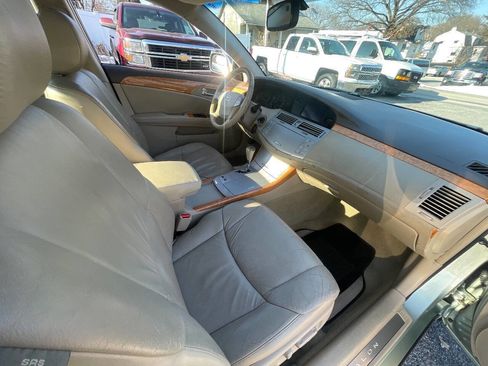 Used 2005 Toyota Avalon XLS image 32