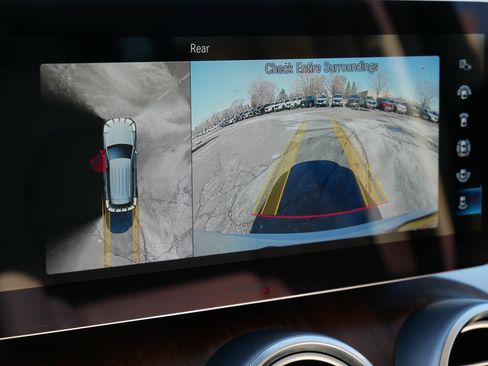 Used 2021 Mercedes-Benz GLC 300 GLC 300 image 31