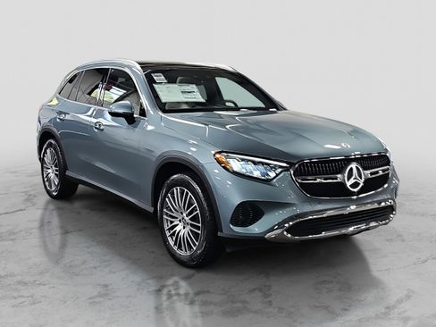 New 2026 Mercedes-Benz GLC 300 image 3