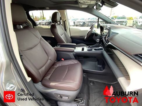 Used 2024 Toyota Sienna Platinum AWD/4WD image 17