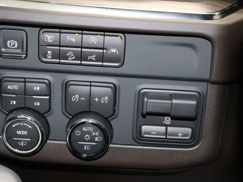 New 2026 Chevrolet Tahoe Z71 w/ Z71 Off-Road Package image 43