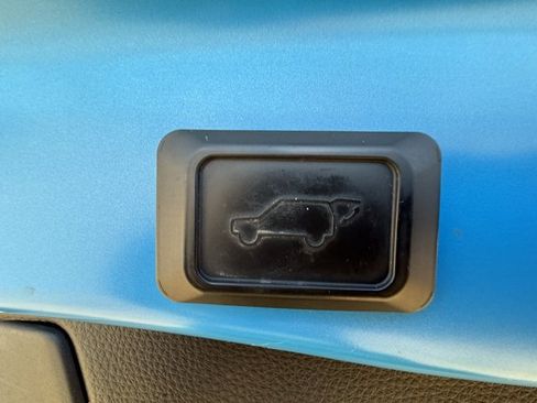 Used 2020 Toyota RAV4 XLE Premium image 14