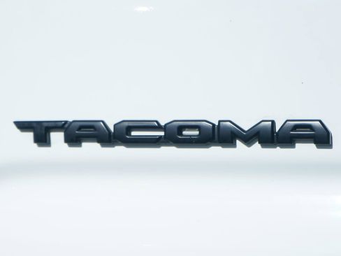 Used 2021 Toyota Tacoma TRD Off-Road w/ Technology Package AWD/4WD image 47