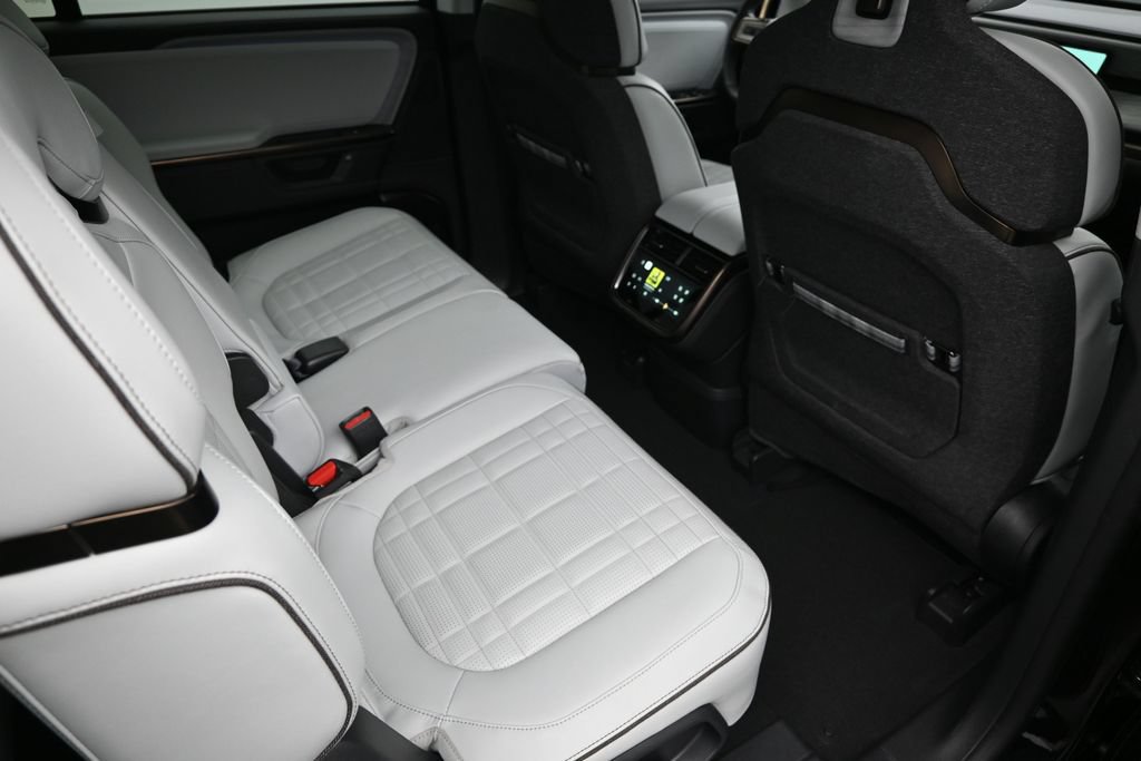 Used 2025 Rivian R1S Premium Dual AWD/4WD image 31