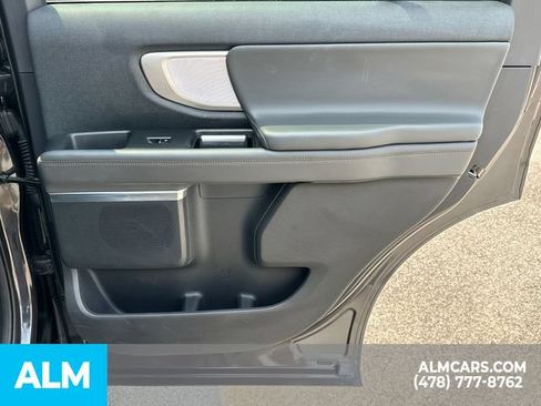 Used 2025 Ford Expedition Active AWD/4WD image 18