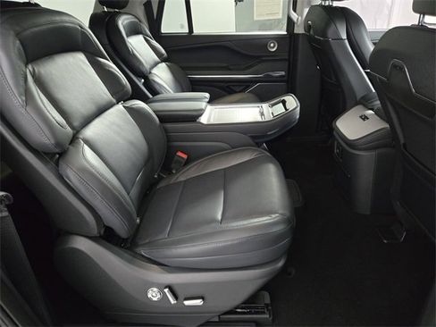 New 2025 Lincoln Navigator L Reserve image 19