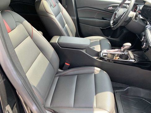 Certified 2024 Chevrolet Trax RS w/ Sunroof Package FWD image 26
