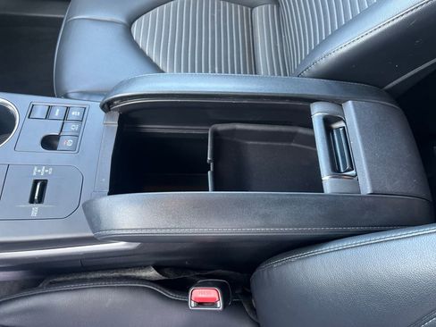 Certified 2023 Toyota Highlander XSE image 32