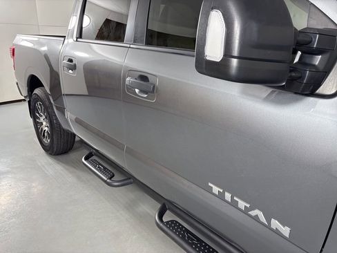 Certified 2024 Nissan Titan SV w/ SV Convenience Package image 12