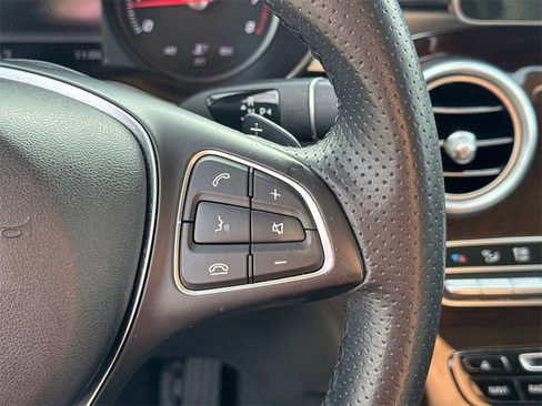 Used 2017 Mercedes-Benz GLC 300 image 26