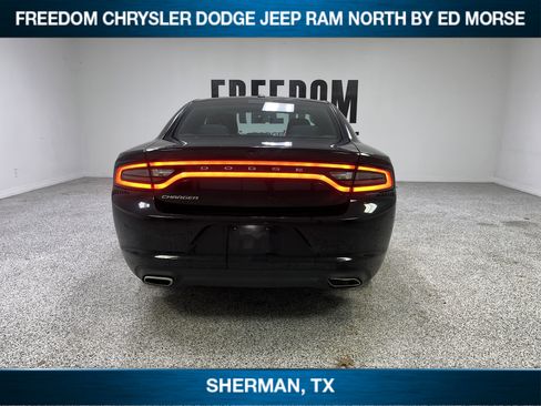 Used 2022 Dodge Charger SXT image 3