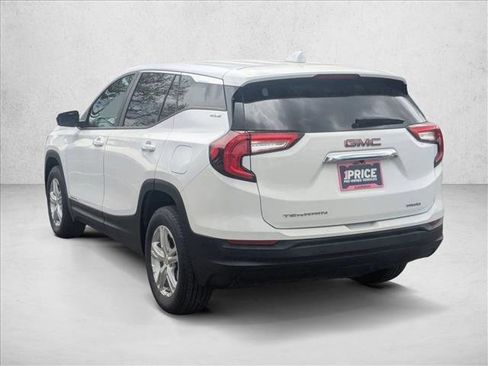 Used 2024 GMC Terrain SLE image 8