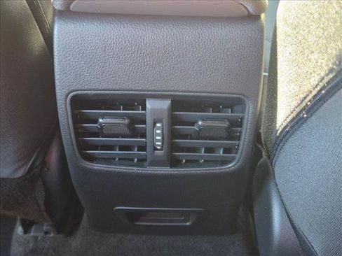 Used 2025 Toyota Corolla Cross AWD Hybrid image 15
