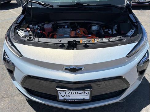 Used 2023 Chevrolet Bolt EUV LT w/ Driver Confidence Package FWD image 28