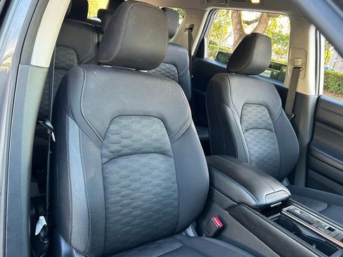 Used 2023 Nissan Pathfinder SV image 33