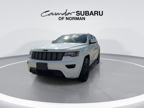 Used 2019 Jeep Grand Cherokee Altitude RWD image 4