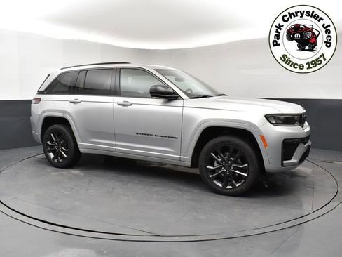 New 2026 Jeep Grand Cherokee Limited image 1
