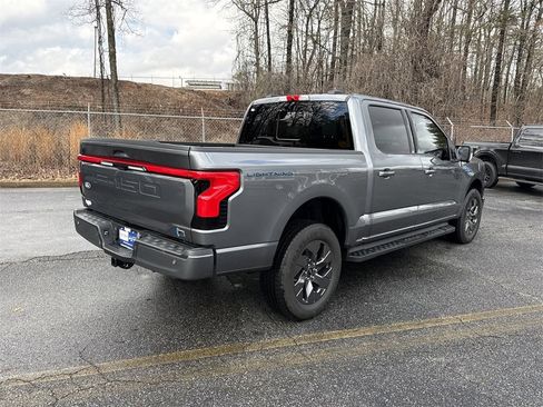 Used 2024 Ford F150 Lightning Lariat image 7