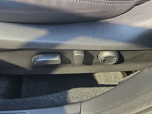 Certified 2023 Subaru Forester Limited AWD/4WD image 17