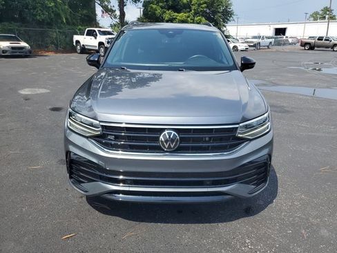 Used 2022 Volkswagen Tiguan SE R-Line FWD image 2