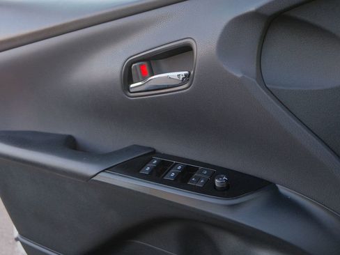 Used 2017 Toyota Prius Prime Advanced image 11